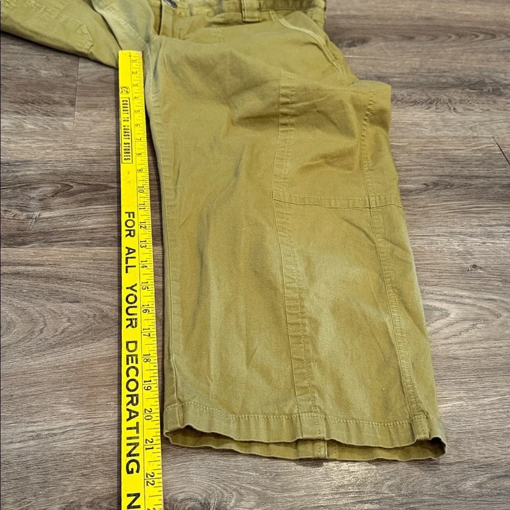 Athleta Hillcrest Green Moss Capri Size 16